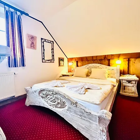 Aja Guest house 3*